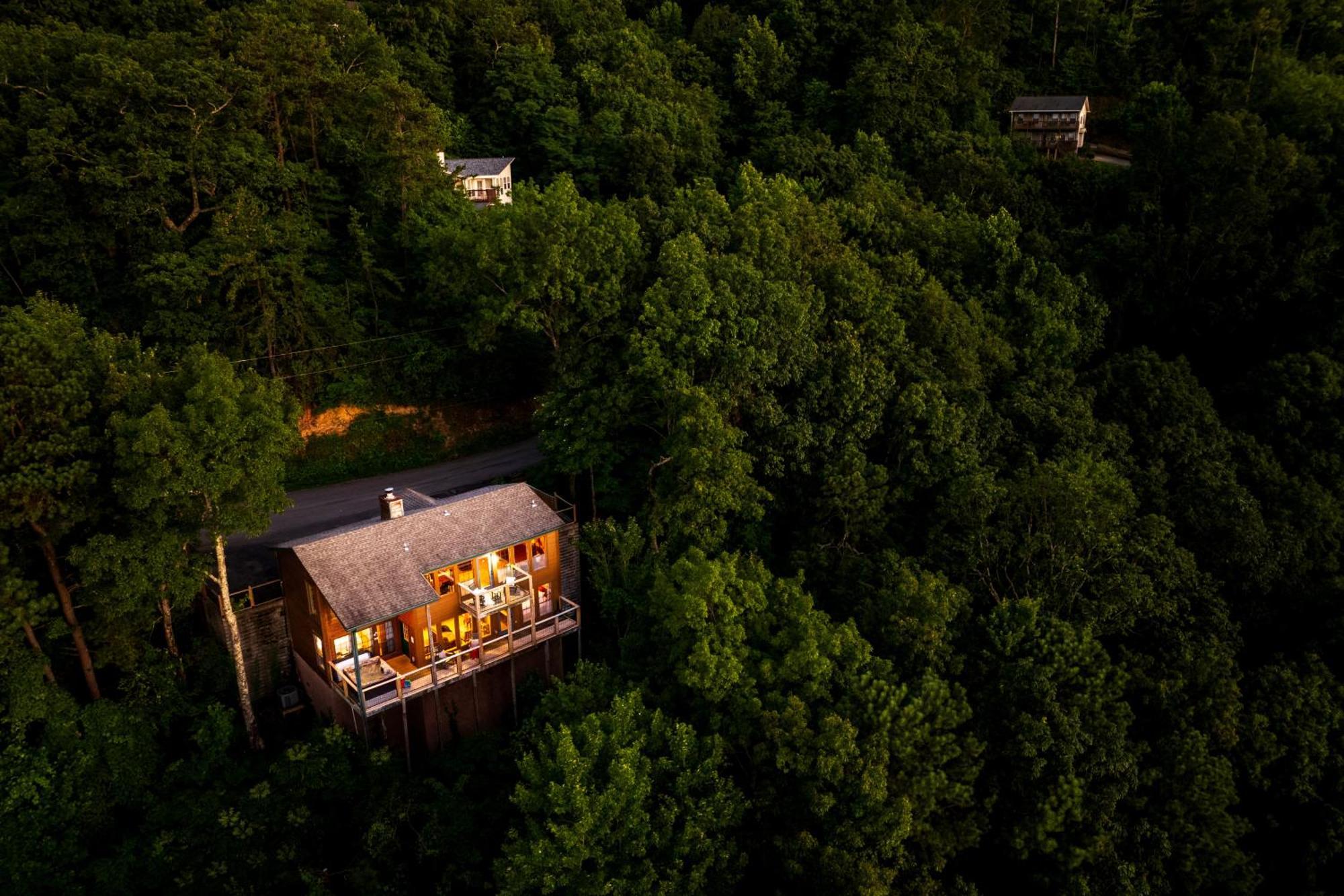 Вілла Elevista - Quaint&Private-Views-Hottub-Pooltable-Bears-3 Clubhouse Pools Гатлінбург Екстер'єр фото